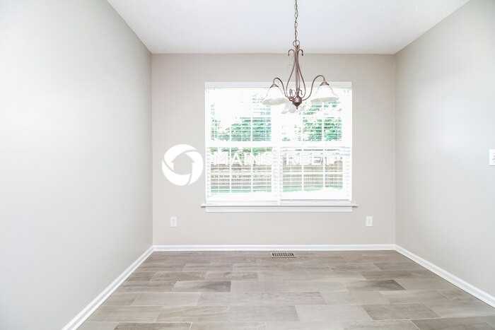 4919 Pillar Dr - Photo 4 of 17