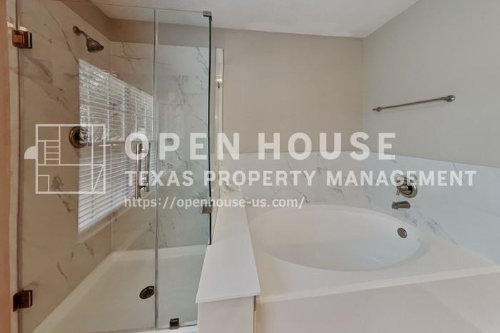 1031 Cascade Creek Dr - Photo 4 of 25