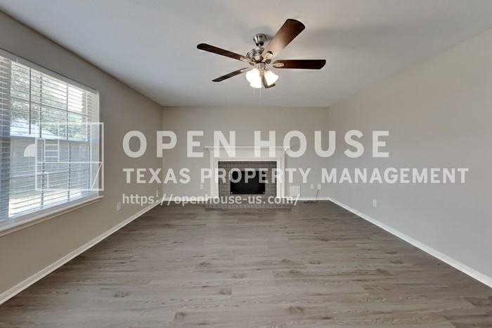1031 Cascade Creek Dr - Photo 6 of 25