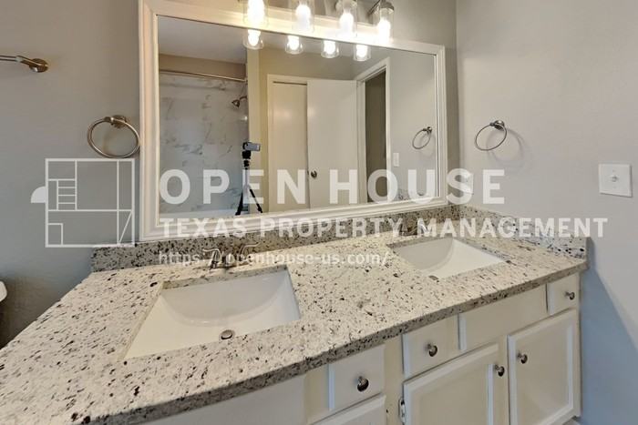 1031 Cascade Creek Dr - Photo 7 of 25
