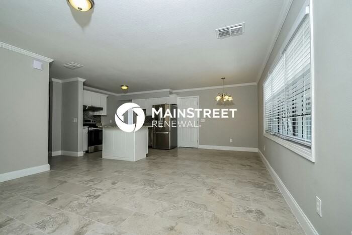 2520 Avenue A Sw - Photo 2 of 16