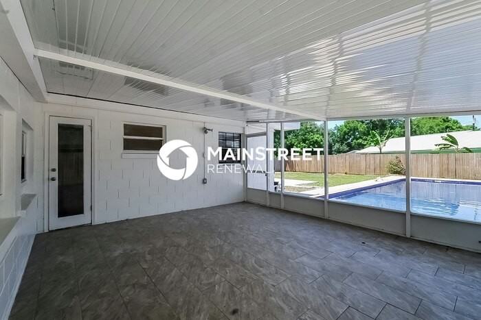 2520 Avenue A Sw - Photo 4 of 16