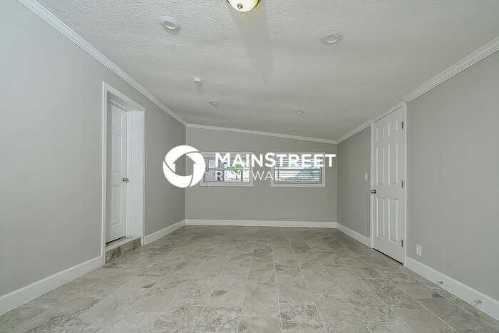 2520 Avenue A Sw - Photo 5 of 16