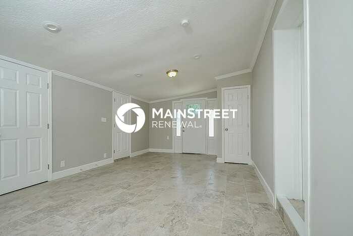 2520 Avenue A Sw - Photo 6 of 16