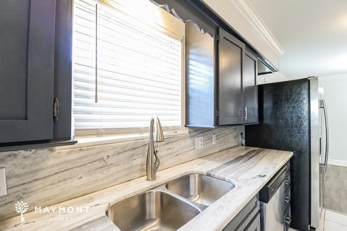 313 S Neeley St - Photo 7 of 12