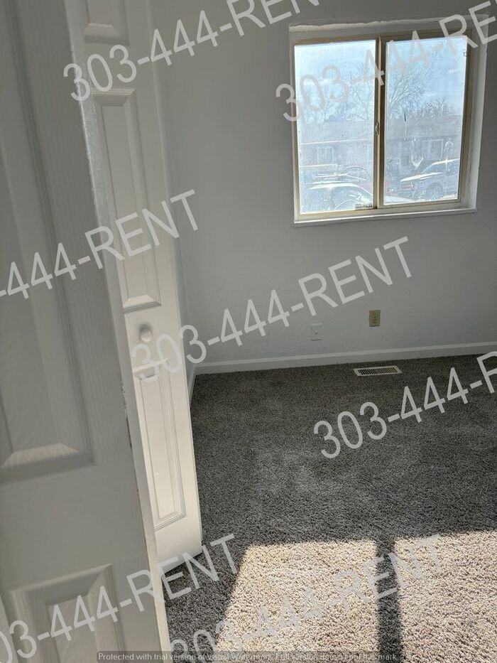 5545 Zion Ct - Photo 3 of 13