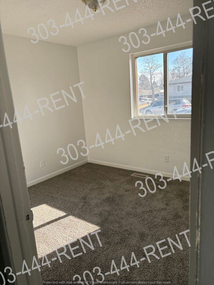 5545 Zion Ct - Photo 4 of 13