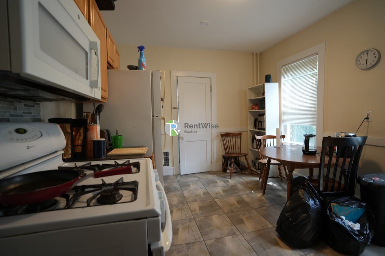 46 Tremont St #2 - Photo 5 of 18