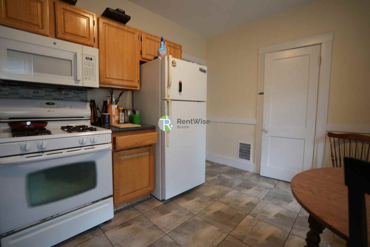 46 Tremont St #2 - Photo 6 of 18