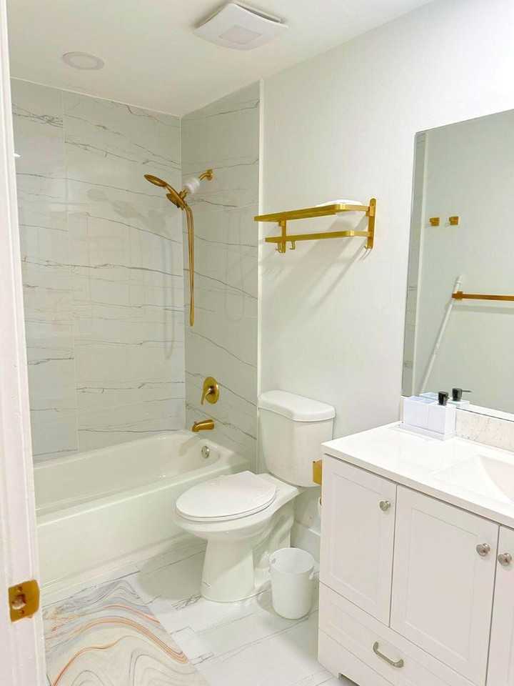 2252 Nw 53rd St - Photo 2 of 21