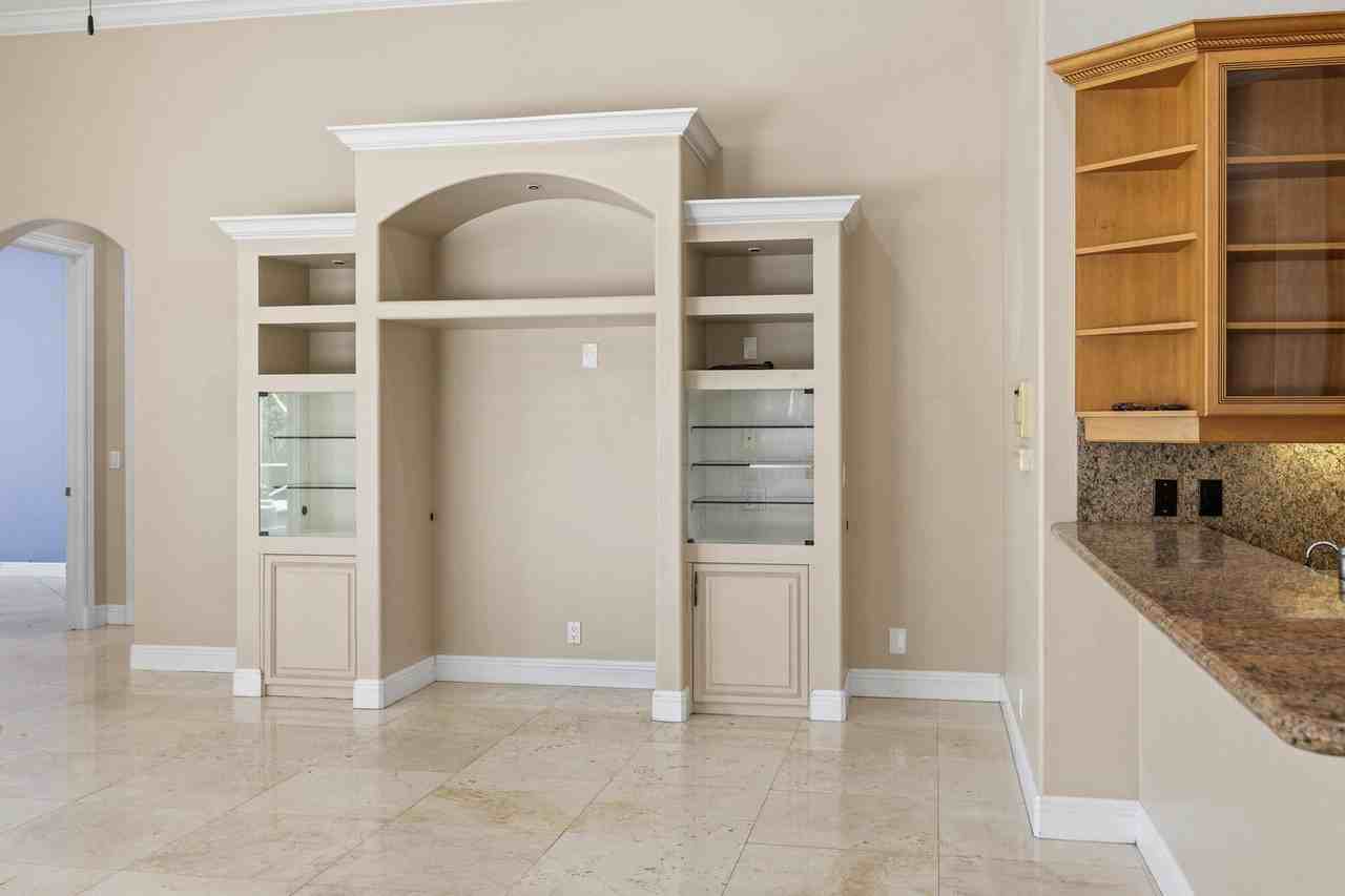 8480 Man O War Rd - Photo 7 of 35