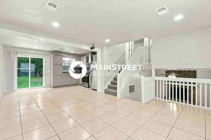 103 Forest Pl - Photo 7 of 18