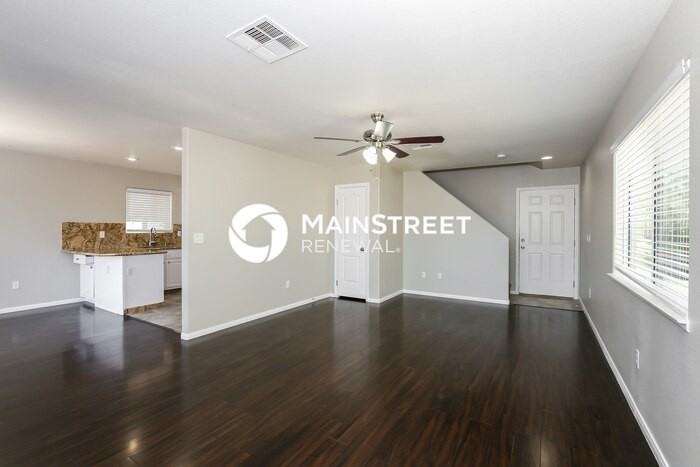 2052 Houdini St - Photo 3 of 17
