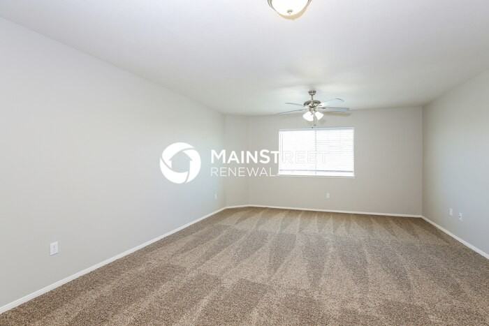 2052 Houdini St - Photo 7 of 17