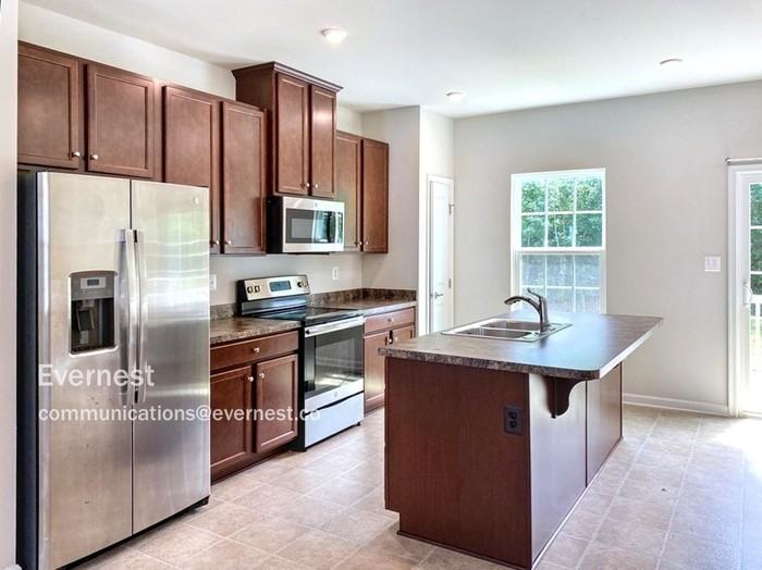 8433 Devries Ln - Photo 4 of 23
