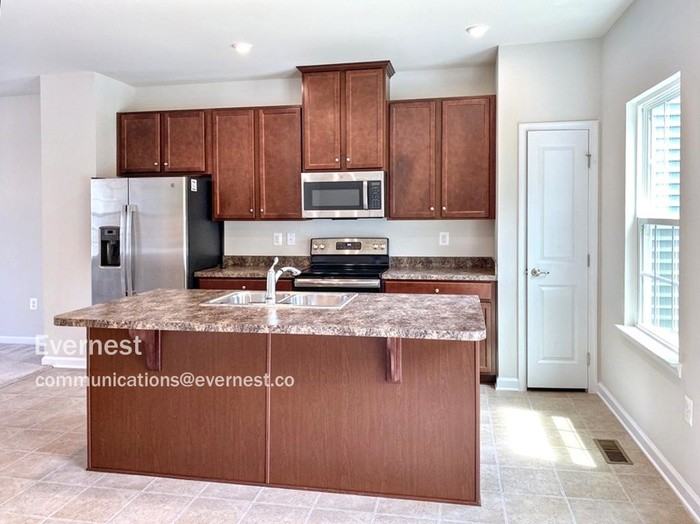 8433 Devries Ln - Photo 5 of 23
