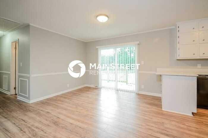 2429 Debbie Dr - Photo 6 of 16