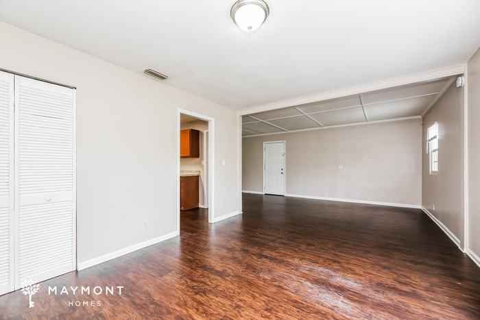 5715 Green Forest Dr - Photo 4 of 15