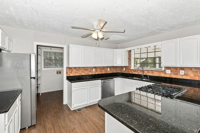 1625 King Mill Rd - Photo 7 of 17