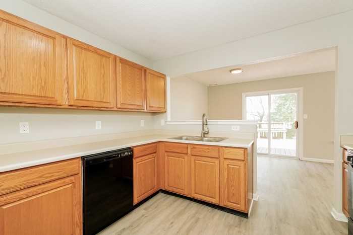 466 Harmony Dr - Photo 6 of 13