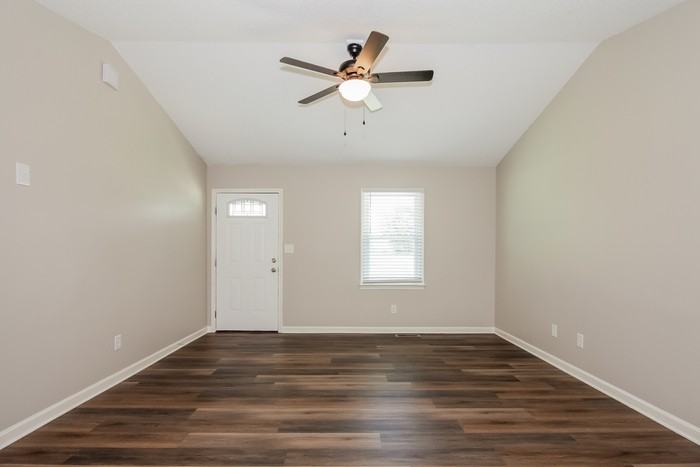 103 Duff St - Photo 2 of 10