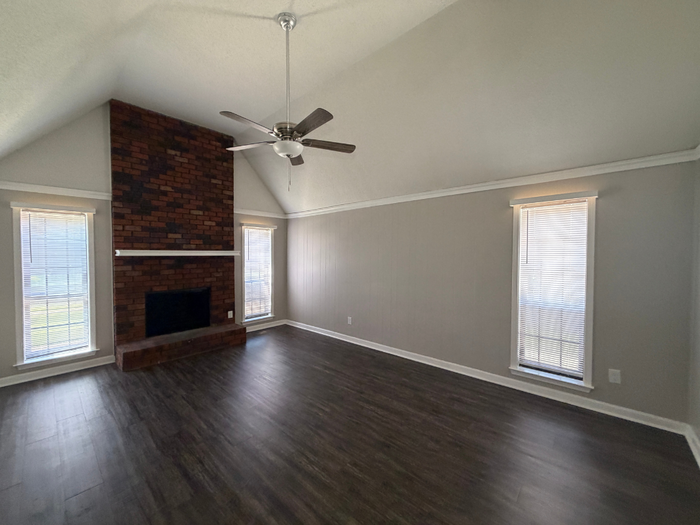 7028 Rose Trail Dr - Photo 2 of 22