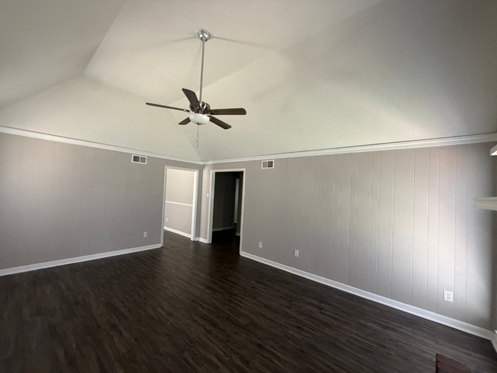7028 Rose Trail Dr - Photo 3 of 22