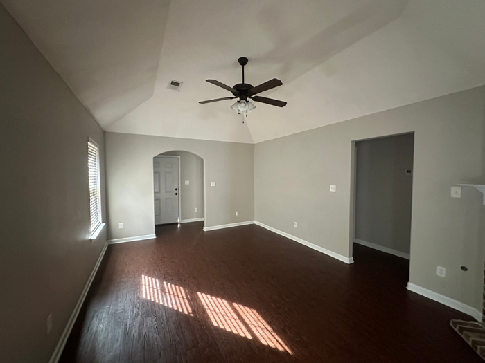 5674 Sycamore Woods Dr - Photo 2 of 15