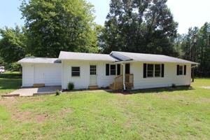 featured image of 3915 Foster Dr