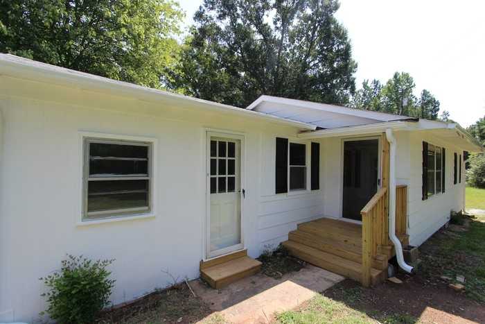 3915 Foster Dr - Photo 2 of 15