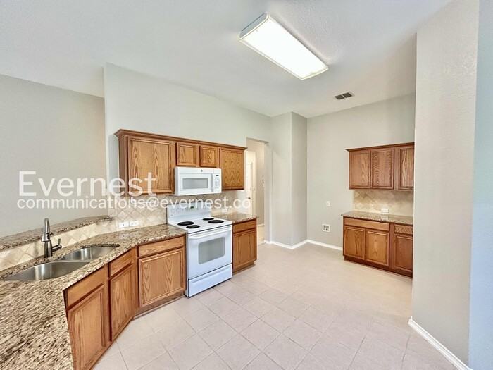 11504 Aspen Creek Dr - Photo 4 of 26