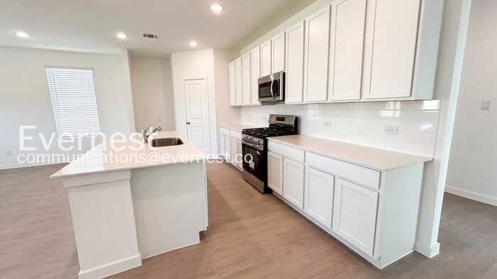 5449 Paschal Park - Photo 4 of 22