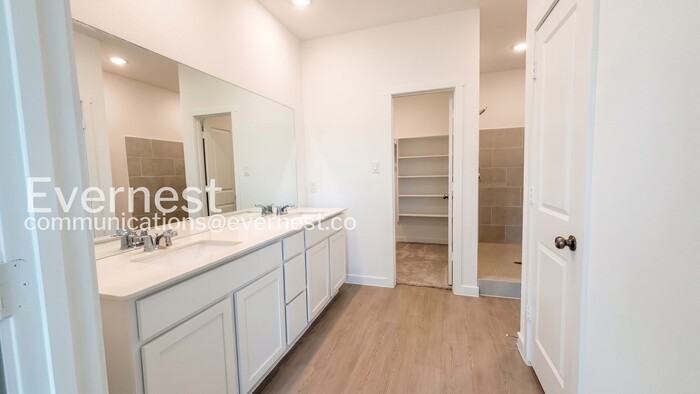 5449 Paschal Park - Photo 6 of 22