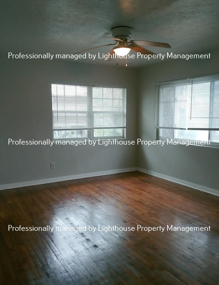2010 Dellwood Ave - Photo 3 of 12