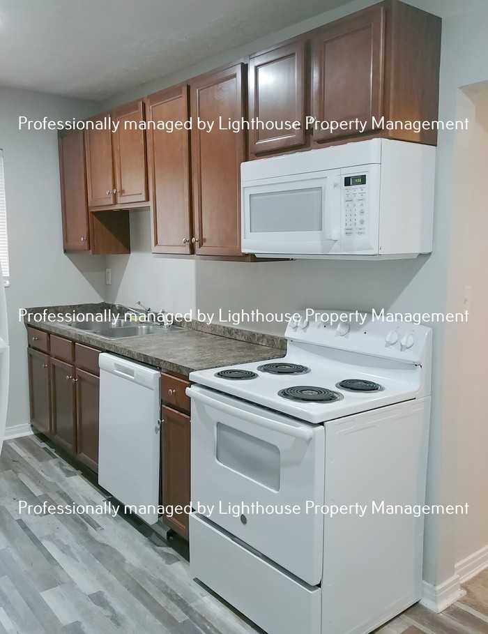 2010 Dellwood Ave - Photo 7 of 12