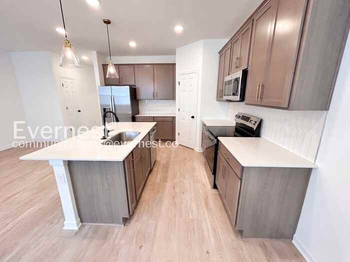 2900 Suzanne Landon Dr #31D4 - Photo 5 of 26