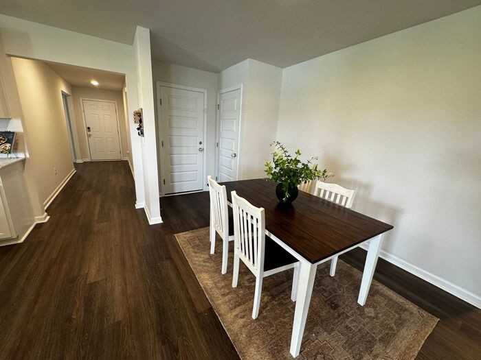 403 Jackson Point Cir - Photo 3 of 31
