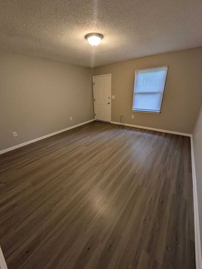 41 22nd Ave Ne - Photo 2 of 9