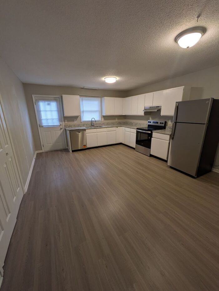 41 22nd Ave Ne - Photo 3 of 9