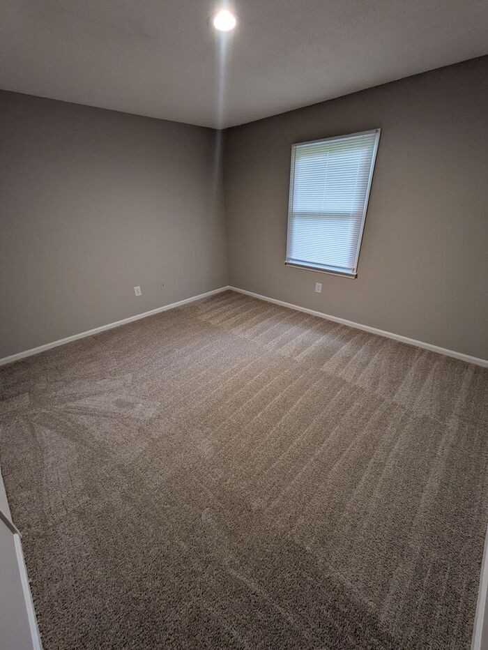 41 22nd Ave Ne - Photo 4 of 9