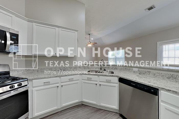 5219 Whitebridge Ln - Photo 6 of 21