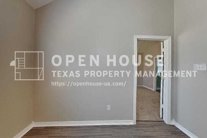 5219 Whitebridge Ln - Photo 7 of 21