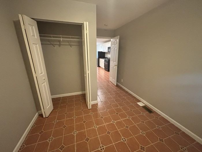 1099 Hollins St #1 - Photo 4 of 7