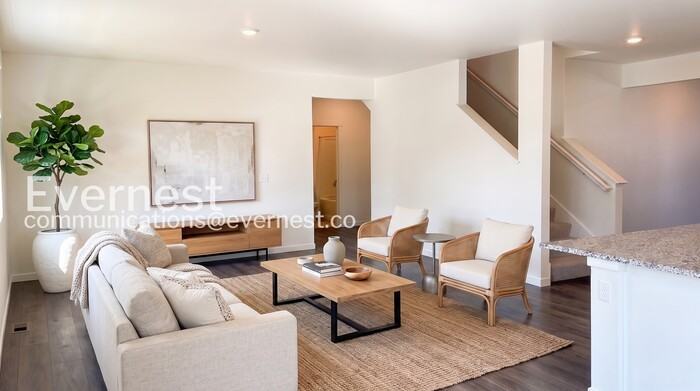 135 65th Ave - Photo 2 of 29