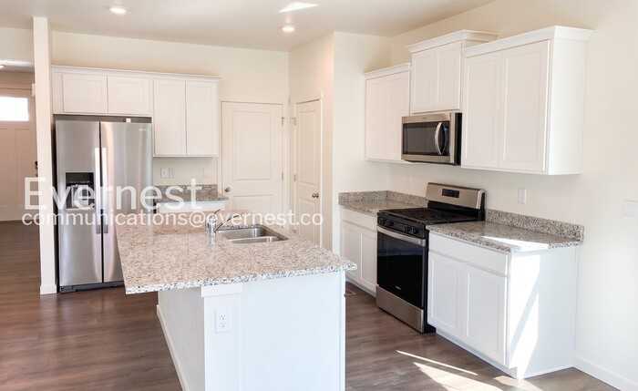 135 65th Ave - Photo 4 of 29