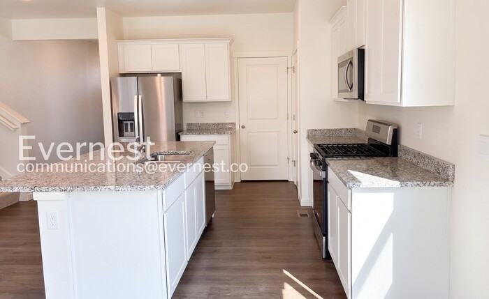 135 65th Ave - Photo 5 of 29