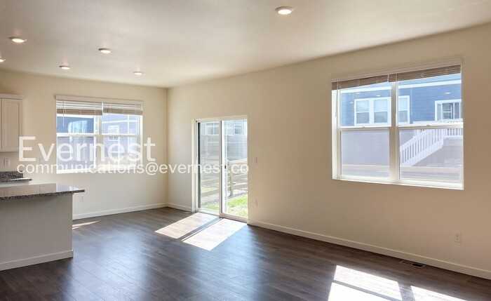 135 65th Ave - Photo 7 of 29