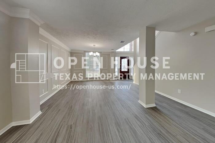 20402 Avery Point Dr - Photo 4 of 24