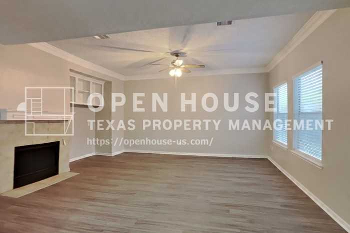 20402 Avery Point Dr - Photo 5 of 24