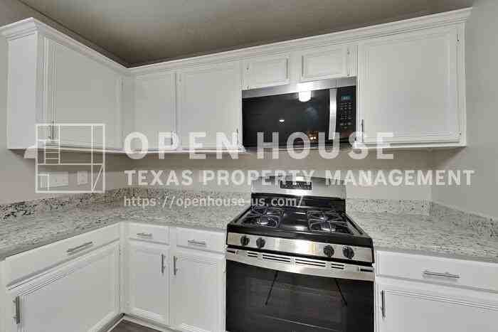 20402 Avery Point Dr - Photo 7 of 24